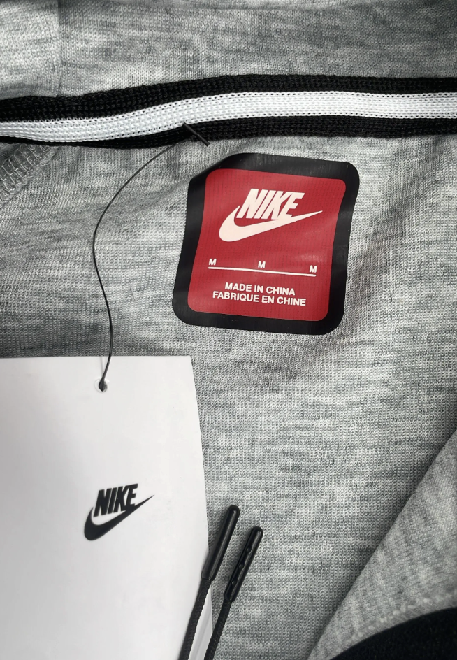Sudadera Nike con Capucha Gris Reflectiva