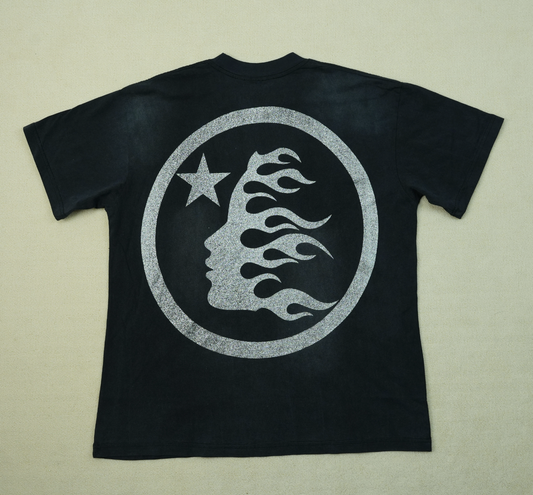 Camisa Hellstar Negra con Logo Clásico en la Espalda