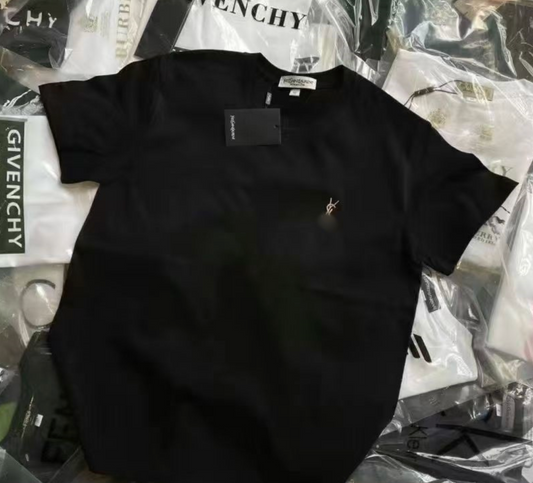 Camisa YSL Súper Básica (Mini Logo en el Corazón)