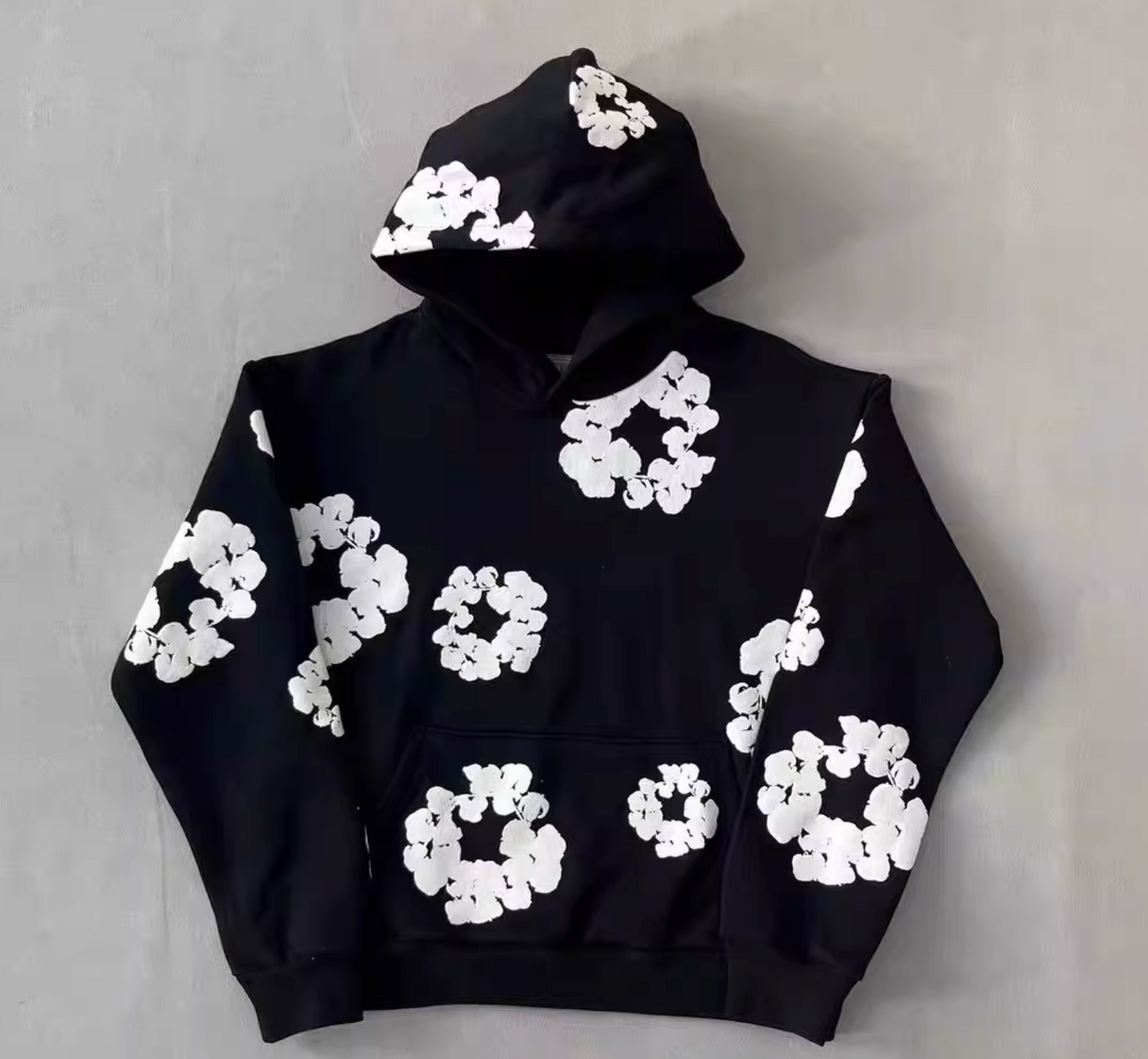 Sudadera Denim Tears Negra con Flores Blancas